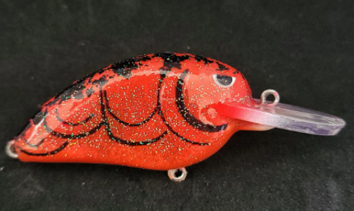 2" Flatsided Crankbait Med Diver in a Shiny Gold Craw Color