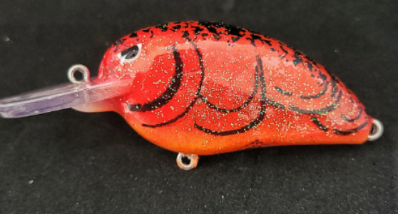2" Flatsided Crankbait Med Diver in a Shiny Gold Craw Color