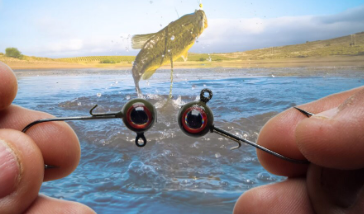 Freestyle Jig 2 Pack Bleeding red eye green body 1/0 Hook 1/8 weight